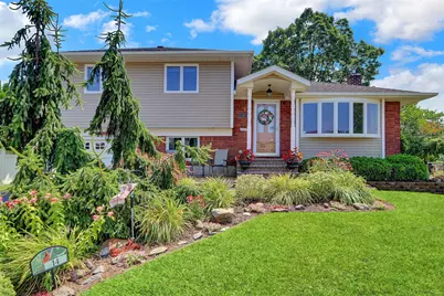 14 Cheryl Lane N, Farmingdale, NY 11735 - Photo 1