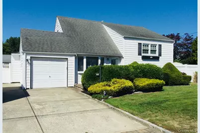 100 Jefferson Avenue, Islip Terrace, NY 11752 - Photo 1