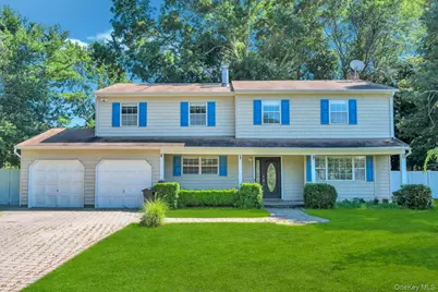 28 Niewood, Ridge, NY 11961 - Photo 1