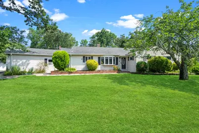 189 Connetquot Drive, Oakdale, NY 11769 - Photo 1