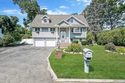 172 Avenue C, Holbrook, NY 11741 - Photo 1