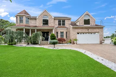 324 Mac Arthur Boulevard, Hauppauge, NY 11788 - Photo 1
