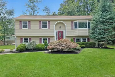 6 Wisconsin Court, Congers, NY 10920 - Photo 1