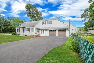2581 Locust Avenue, Ronkonkoma, NY 11779 - Photo 1