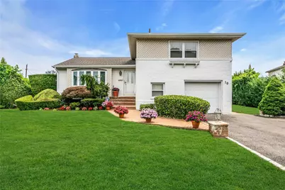 10 Temme Court, Plainview, NY 11803 - Photo 1