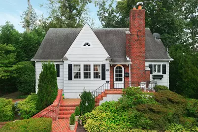 226 Nassau Avenue, Manhasset, NY 11030 - Photo 1