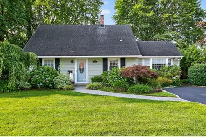 32 Peacock Lane, Levittown, NY 11756 - Photo 1