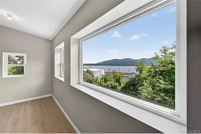 1068 River Road, New Windsor, NY 12553 - Photo 1