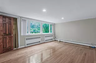 65 Stratford N, Roslyn Heights, NY 11577 - Photo 16