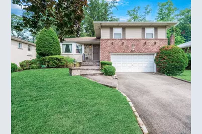 65 Stratford N, Roslyn Heights, NY 11577 - Photo 1