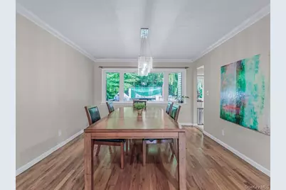 65 Stratford N, Roslyn Heights, NY 11577 - Photo 6