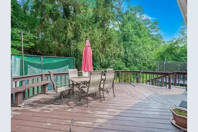 65 Stratford N, Roslyn Heights, NY 11577 - Photo 20