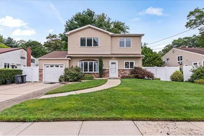 40 Woodland Avenue, Farmingdale, NY 11735 - Photo 1