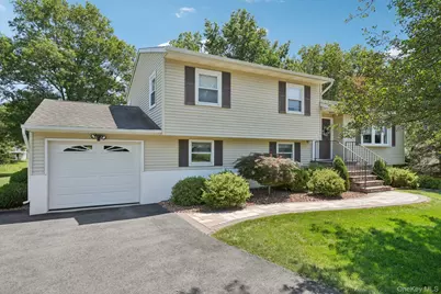 17 Hampshire Drive, Washingtonville, NY 10992 - Photo 1