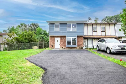 12 Columbine Court, Middletown, NY 10940 - Photo 1