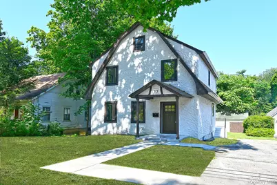 33 Van Nostrand Avenue, Great Neck, NY 11024 - Photo 1