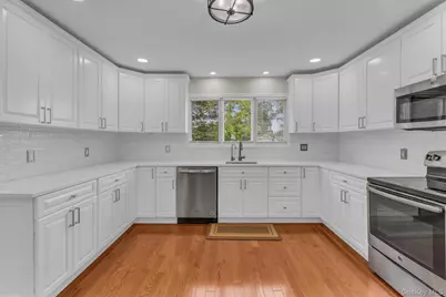 2810 Chestnut Avenue, Ronkonkoma, NY 11779 - Photo 1
