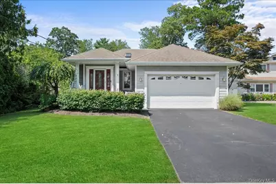 7 Cantoni Court, North Babylon, NY 11703 - Photo 1