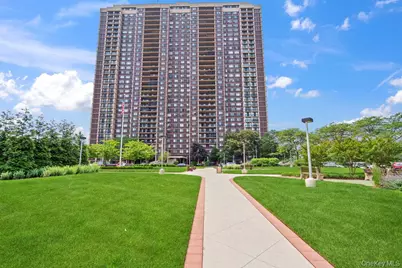 270-10 Grand Central Parkway #7O, Floral Park, NY 11005 - Photo 1