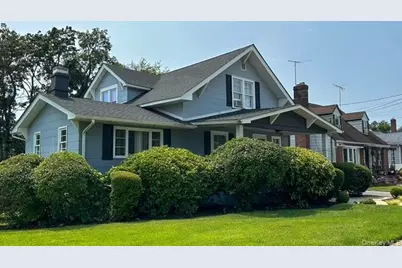 80 E Roosevelt Avenue, Hempstead, NY 11575 - Photo 1