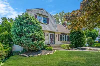 7 Woodruff Court, Huntington, NY 11743 - Photo 1