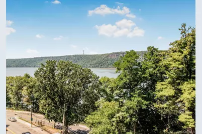 1020 Warburton Avenue #8F, Yonkers, NY 10701 - Photo 1