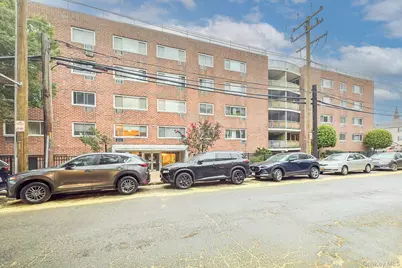 101 Clinton Avenue #2J, Mineola, NY 11501 - Photo 1