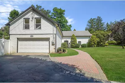 7 Ashleigh Court, Glen Cove, NY 11542 - Photo 1