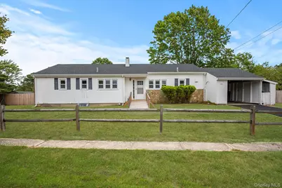 700 Hamilton Avenue, Westhampton Beach, NY 11978 - Photo 1