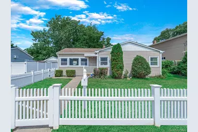 22 W Alhambra Avenue, Lindenhurst, NY 11757 - Photo 1