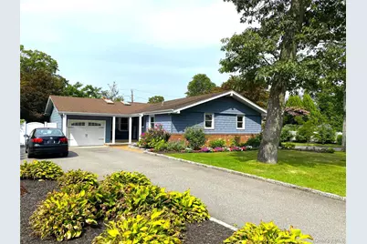 94 Eagle Lane, Hauppauge, NY 11788 - Photo 1