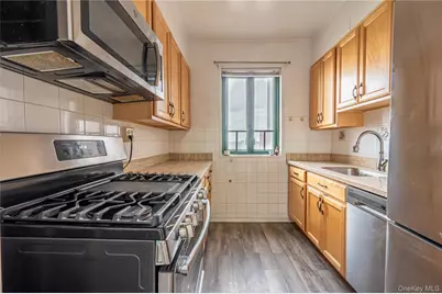 1604 Metropolitan Avenue #9G, Bronx, NY 10462 - Photo 1