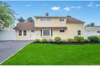 33 Beacon Lane, Hicksville, NY 11801 - Photo 1