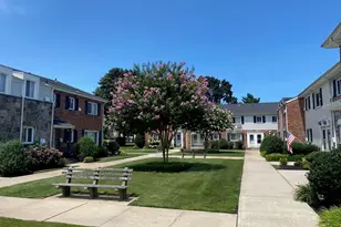 452 Dawson Ln, Jericho, NY 11753 - Photo 2