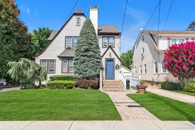 59 Manor Road, Lynbrook, NY 11563 - Photo 1