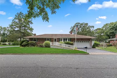 18 Sterling Place, Sayville, NY 11782 - Photo 1