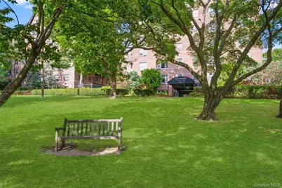 12 Westchester Avenue #3K, White Plains, NY 10601 - Photo 1