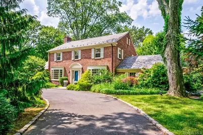 11 Middle Road, Sands Point, NY 11050 - Photo 1