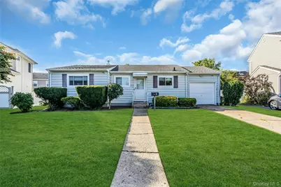 28 Lillian Lane, Plainview, NY 11803 - Photo 1