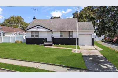 55 S Brookside Avenue, Freeport, NY 11520 - Photo 1