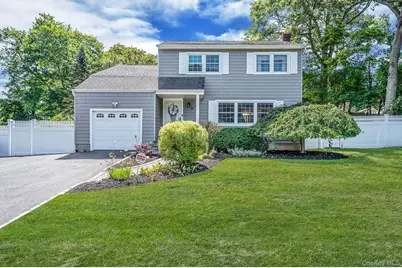 42 Apricot Place, Ronkonkoma, NY 11779 - Photo 1