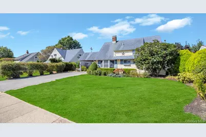 142 Blacksmith Road E, Levittown, NY 11756 - Photo 1