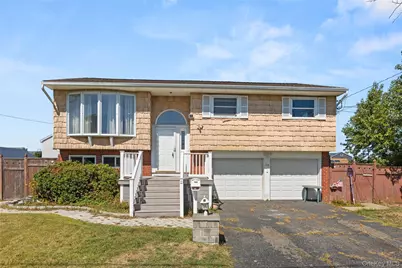 10 Pine Place, Lindenhurst, NY 11757 - Photo 1