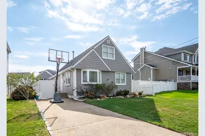 437 Little East Neck Road S, Babylon, NY 11702 - Photo 1