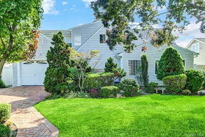 19 Topper Lane, Levittown, NY 11756 - Photo 1