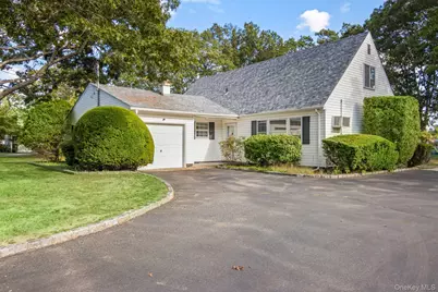 310 Babylon Street, Islip Terrace, NY 11752 - Photo 1