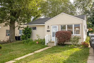 457 N Monroe Avenue, Lindenhurst, NY 11757 - Photo 1