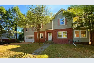 18 Beechwood Park, Poughkeepsie, NY 12601 - Photo 1