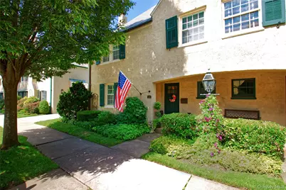 22 Franklin Court, Garden City, NY 11530 - Photo 1