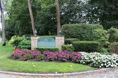 15 Fairway Circle S #15, Manhasset, NY 11030 - Photo 1
